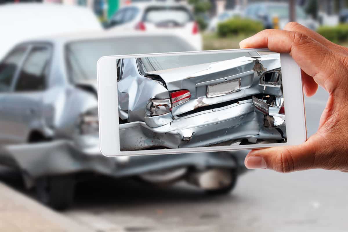 Documenting the Scene of an Auto Accident: The Evidence You Need to Gather and Who You Need to Call
