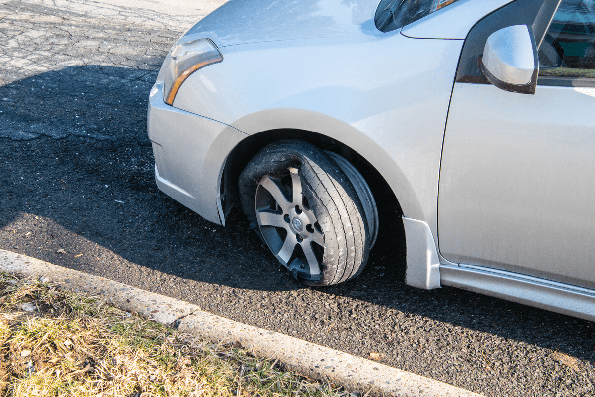 Summer Truck Tire Blowouts – Why They Occur and How They’re Dangerous